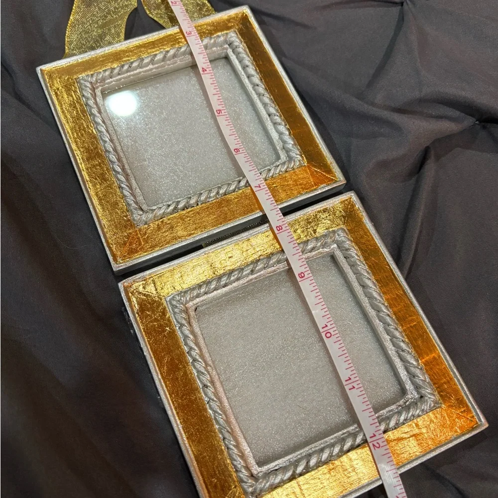 NIB Gold Double Hanging Photo‎ Frame - Picture 5 of 6